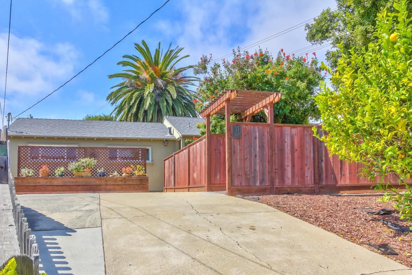 11 Baxter Pl, Del Rey Oaks, CA 93940 3 Beds 2/1 Baths (Sold