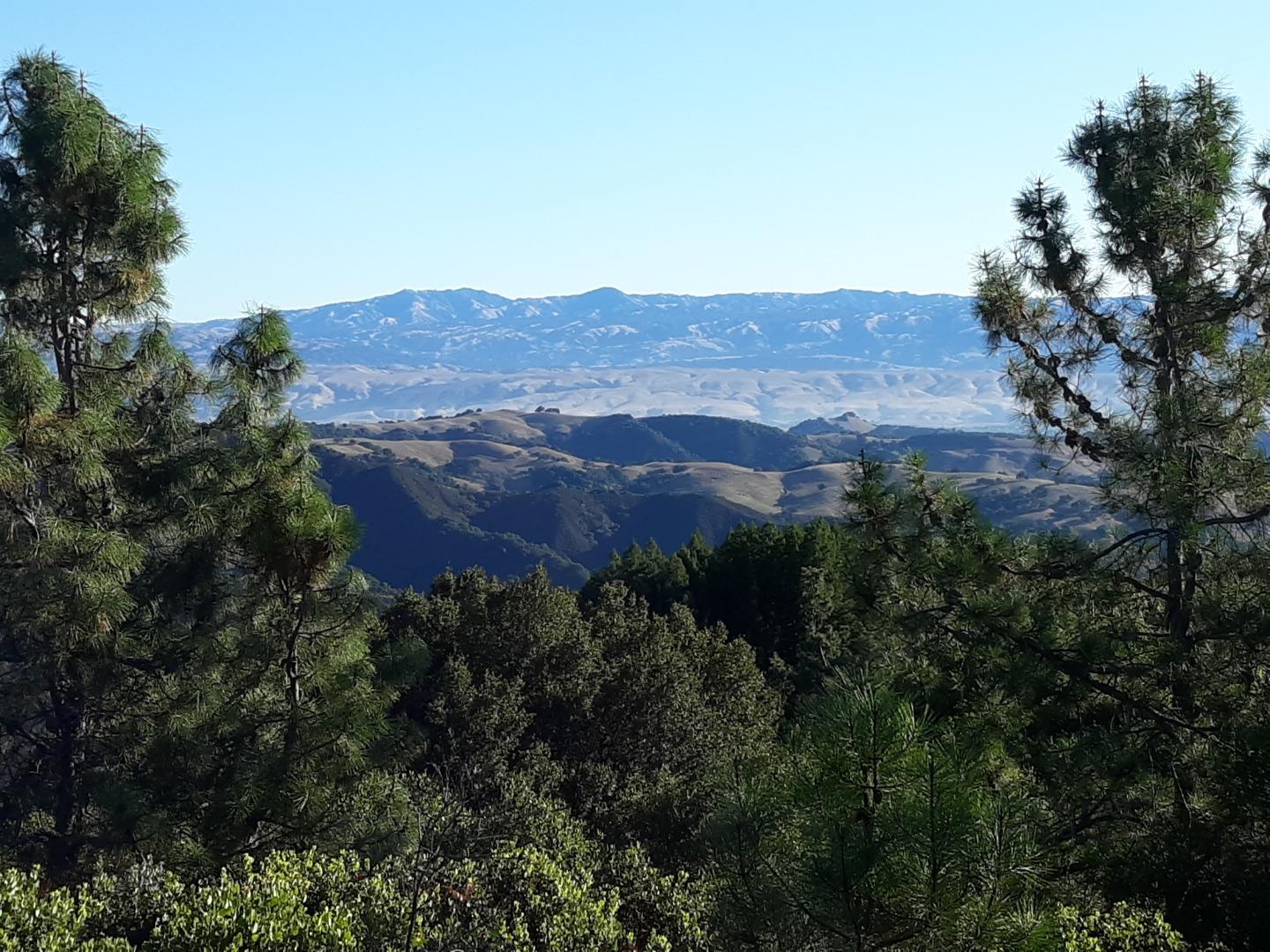 7900 Croy Rd F, Morgan Hill, CA 95037 - 4 Beds | 2 Baths 