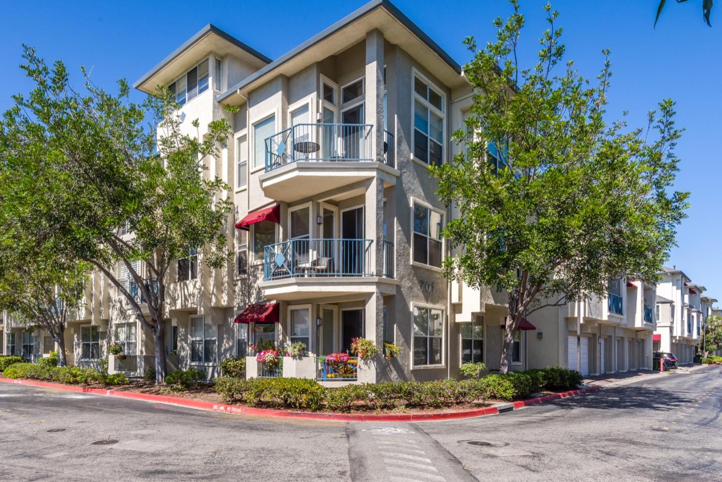Detail Gallery Image 1 of 1 For 701 Baltic Cir #711,  Redwood Shores,  CA 94065 - 2 Beds | 2/1 Baths