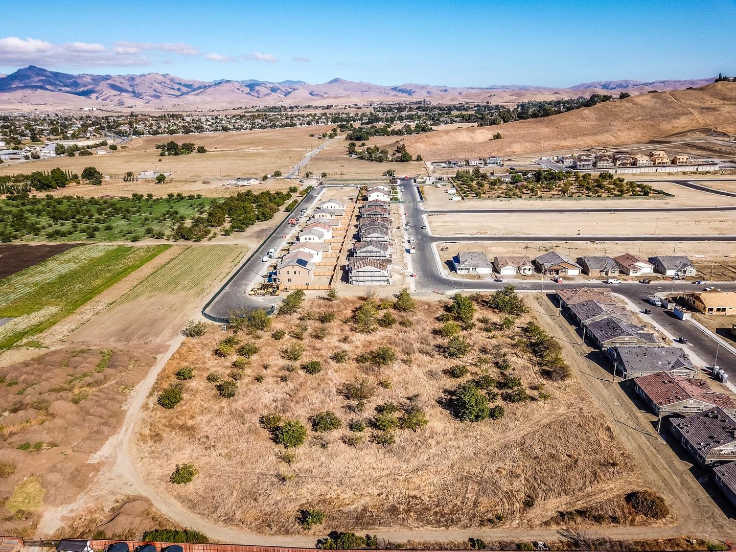 0 Southside Road, HOLLISTER, California 95023, ,Lots And Land,For Sale,Southside Road,40962133