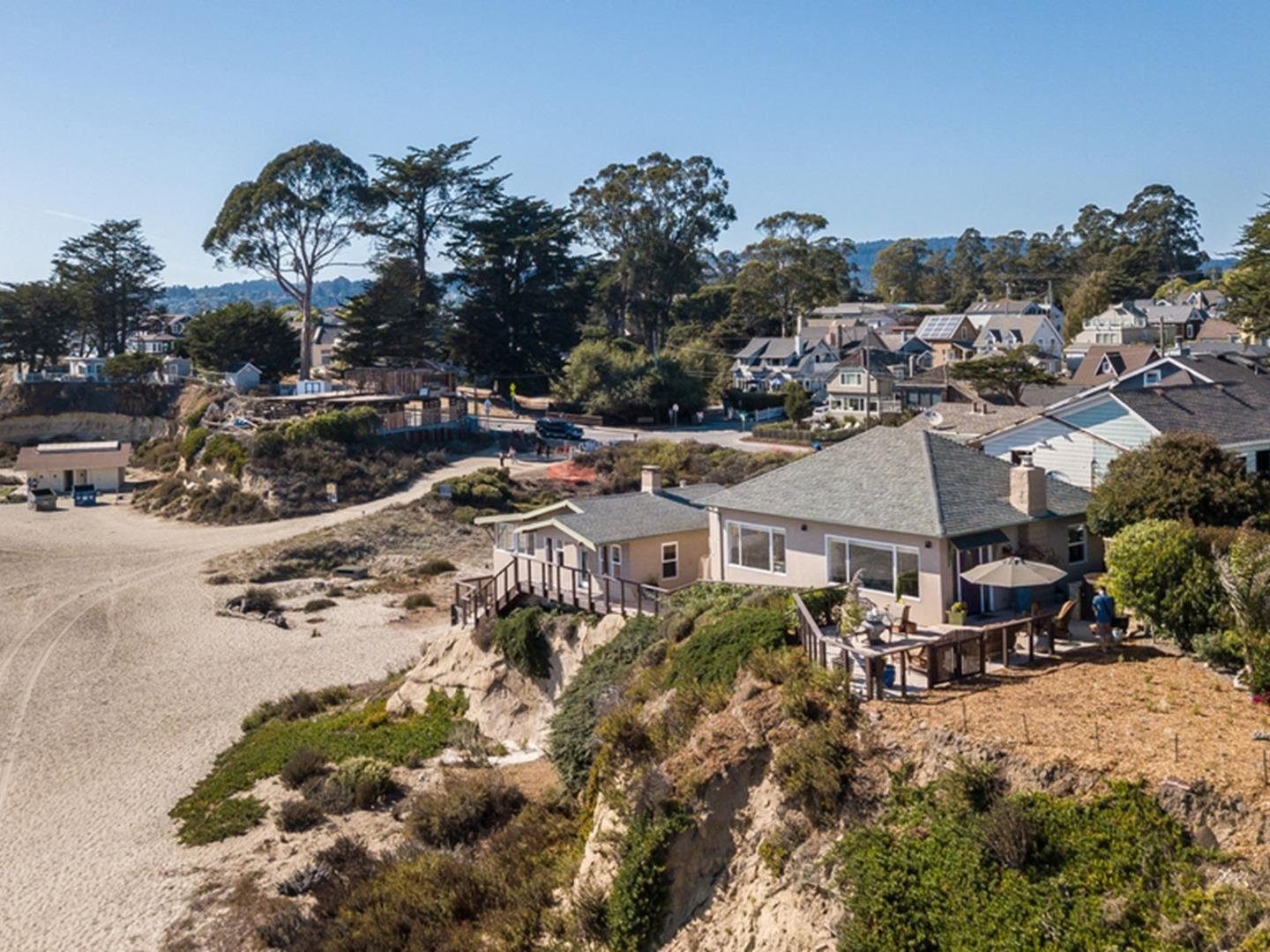 105 Seabright Ave, Santa Cruz, CA 95062 3 Beds 2 Baths (Canceled) ML81768781 MLSL