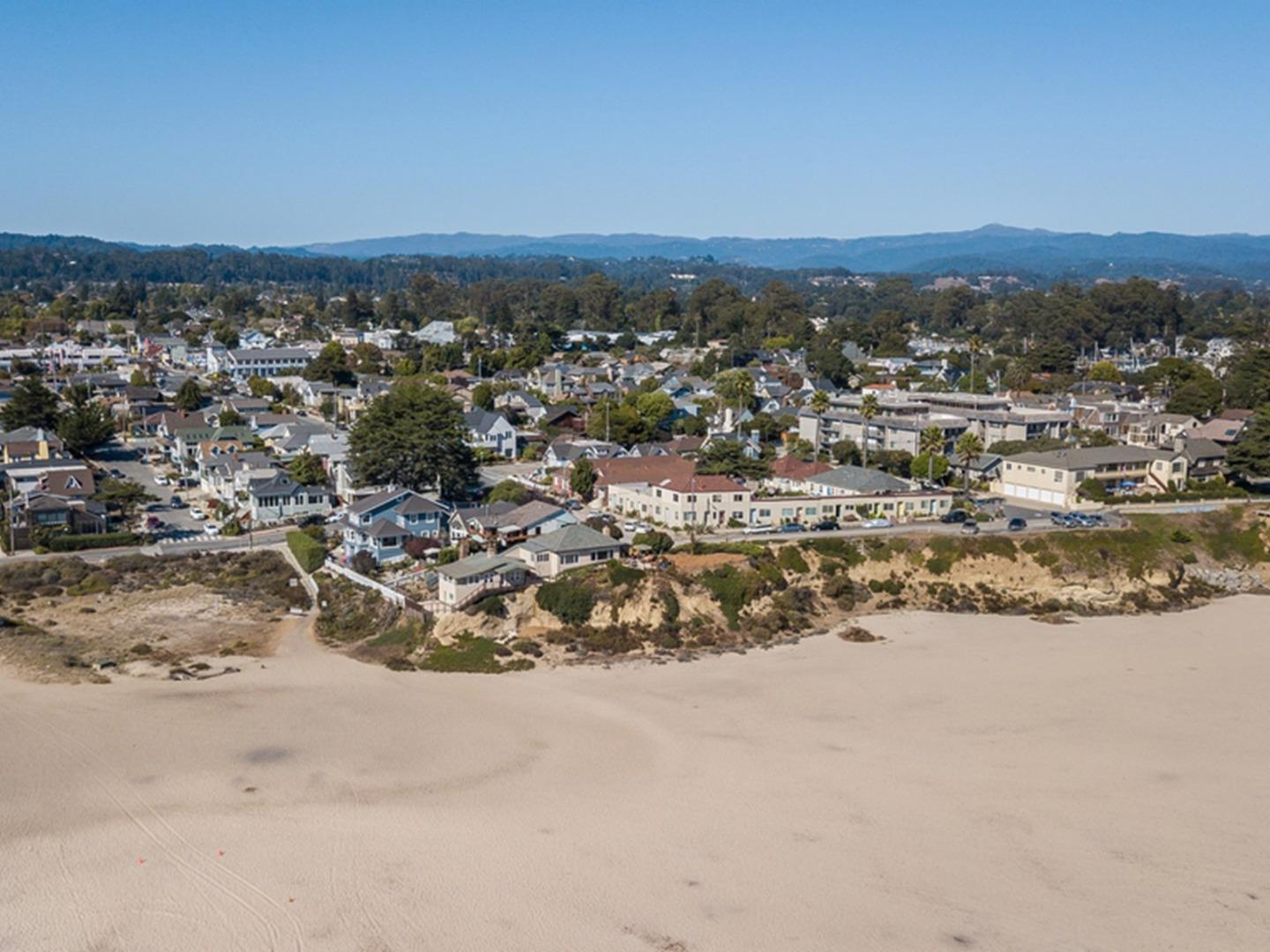 105 Seabright Ave, Santa Cruz, CA 95062 3 Beds 2 Baths (Canceled) ML81768781 MLSL