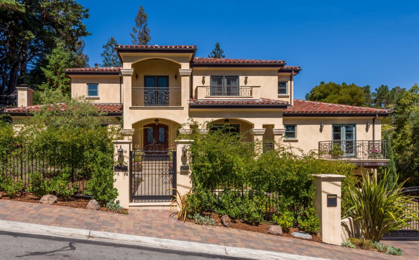 1120 Southdown Rd, Hillsborough, CA 94010 5 Beds 4/2 Baths (Sold