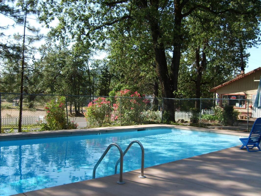 20714 Lakeshore Drive, LAKEHEAD, California 96051, ,Comm Business Opportunity,For Sale,Lakeshore Drive,40963678
