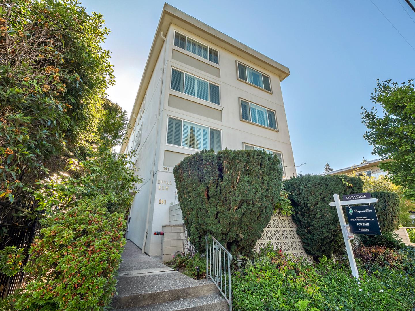 Detail Gallery Image 1 of 1 For 141 Elm St #1,  San Mateo,  CA 94401 - 3 Beds | 2/1 Baths