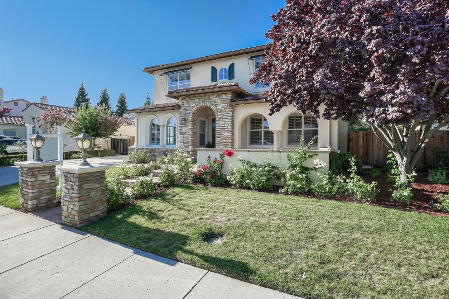 1995 Domaine Dr, Hill, CA 95037 5 Beds 4 Baths (Sold