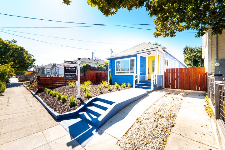 Detail Gallery Image 1 of 1 For 2412 8th St, Berkeley,  CA 94710 - 2 Beds | 2 Baths