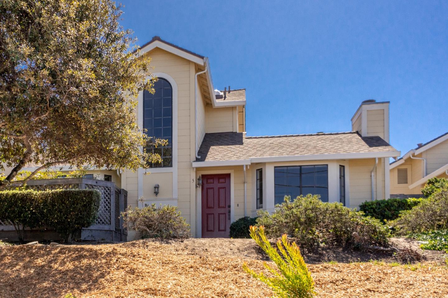 5 Wheeler Ct, Seaside, CA 93955 2 Beds 2/1 Baths (Sold