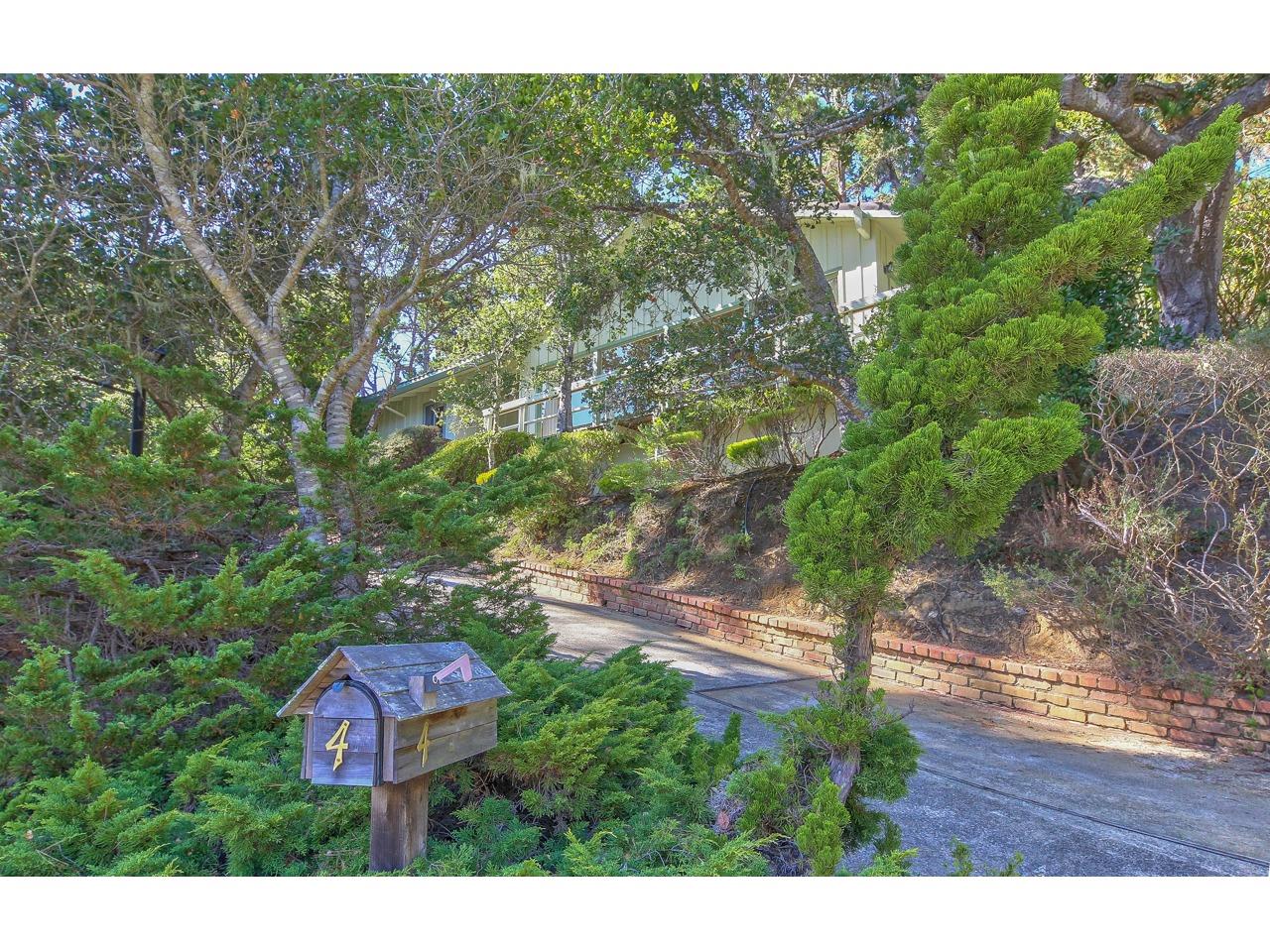 4 Forest Knoll, Monterey, CA 93940 3 Beds 2/1 Baths (Sold