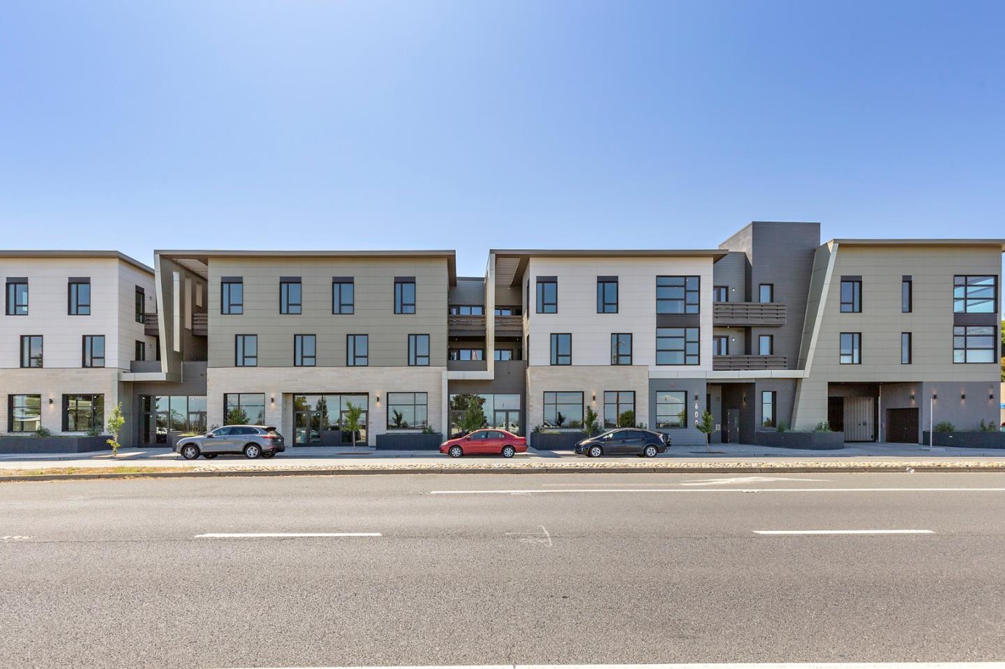 Detail Gallery Image 1 of 1 For 600 El Camino Real #216,  Belmont,  CA 94002 - 2 Beds | 2 Baths