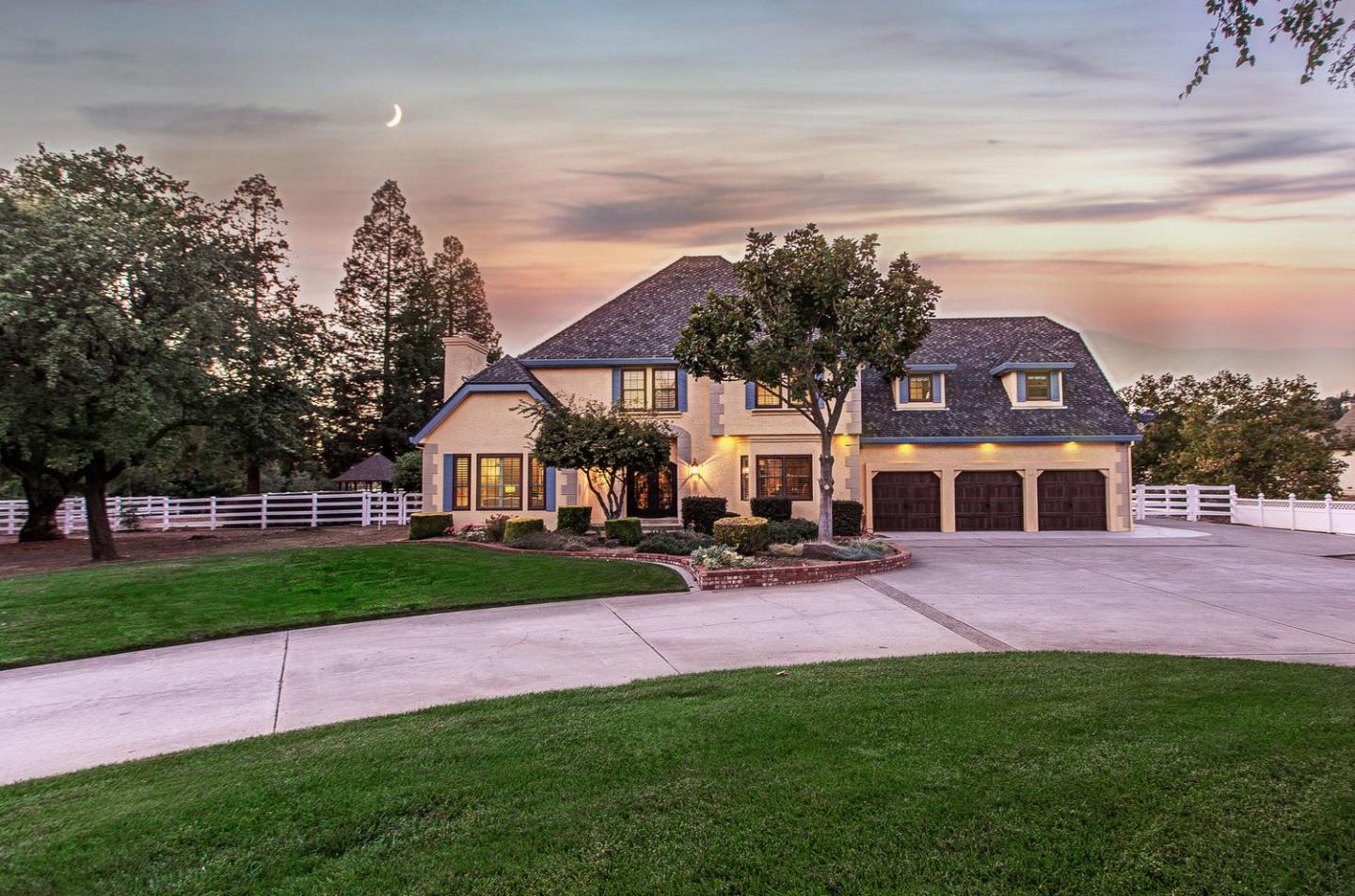 2193 E Main Ave, Hill, CA 95037 4 Beds 2/1 Baths (Sold