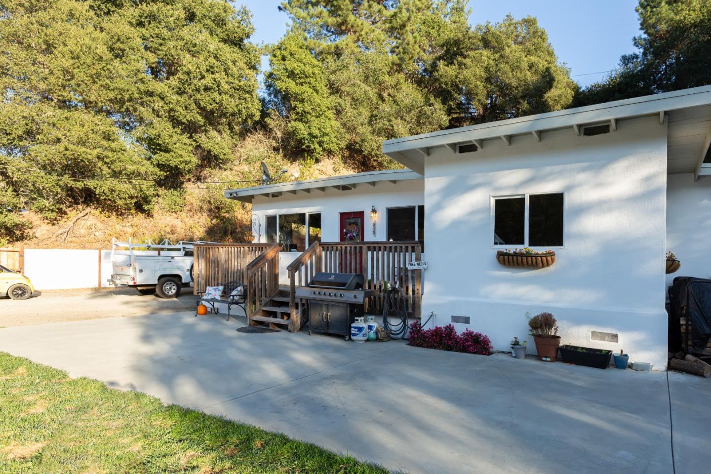 100 Smith Rd, Watsonville, CA 95076 2 Beds 1 Baths (Sold