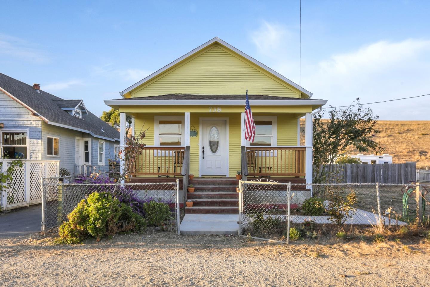 738 North St, Pescadero, CA 94060 3 Beds 1 Baths (Contingent