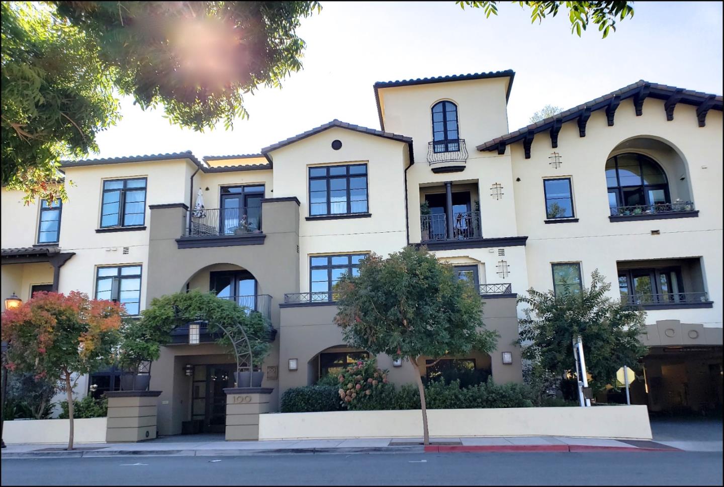 100 1st St 211, Los Altos, CA 94022 1 Beds 1/1 Baths (Sold