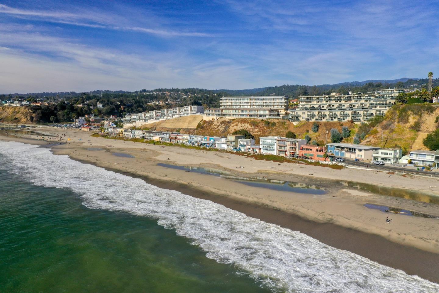 260 Rio Del Mar Blvd 4, Aptos, CA 95003 3 Beds 2 Baths (Active