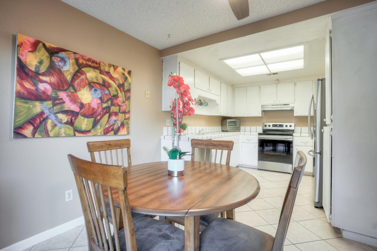 Detail Gallery Image 1 of 1 For 1841 Cherokee Dr #1,  Salinas,  CA 93906 - 2 Beds | 1 Baths