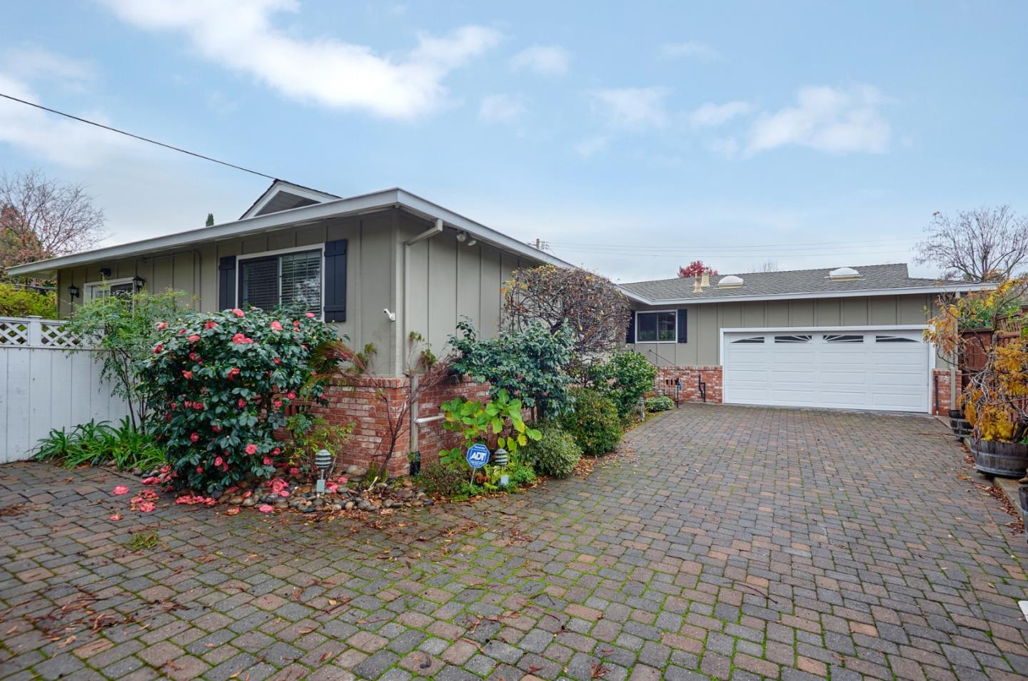 2025 Idaho Ct, Redwood City, CA 94061 4 Beds 2/1 Baths (Sold