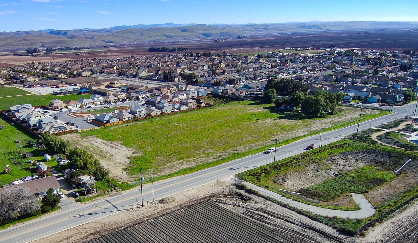 296 Apple Ave, Greenfield, CA 93927 Beds Baths (Sold