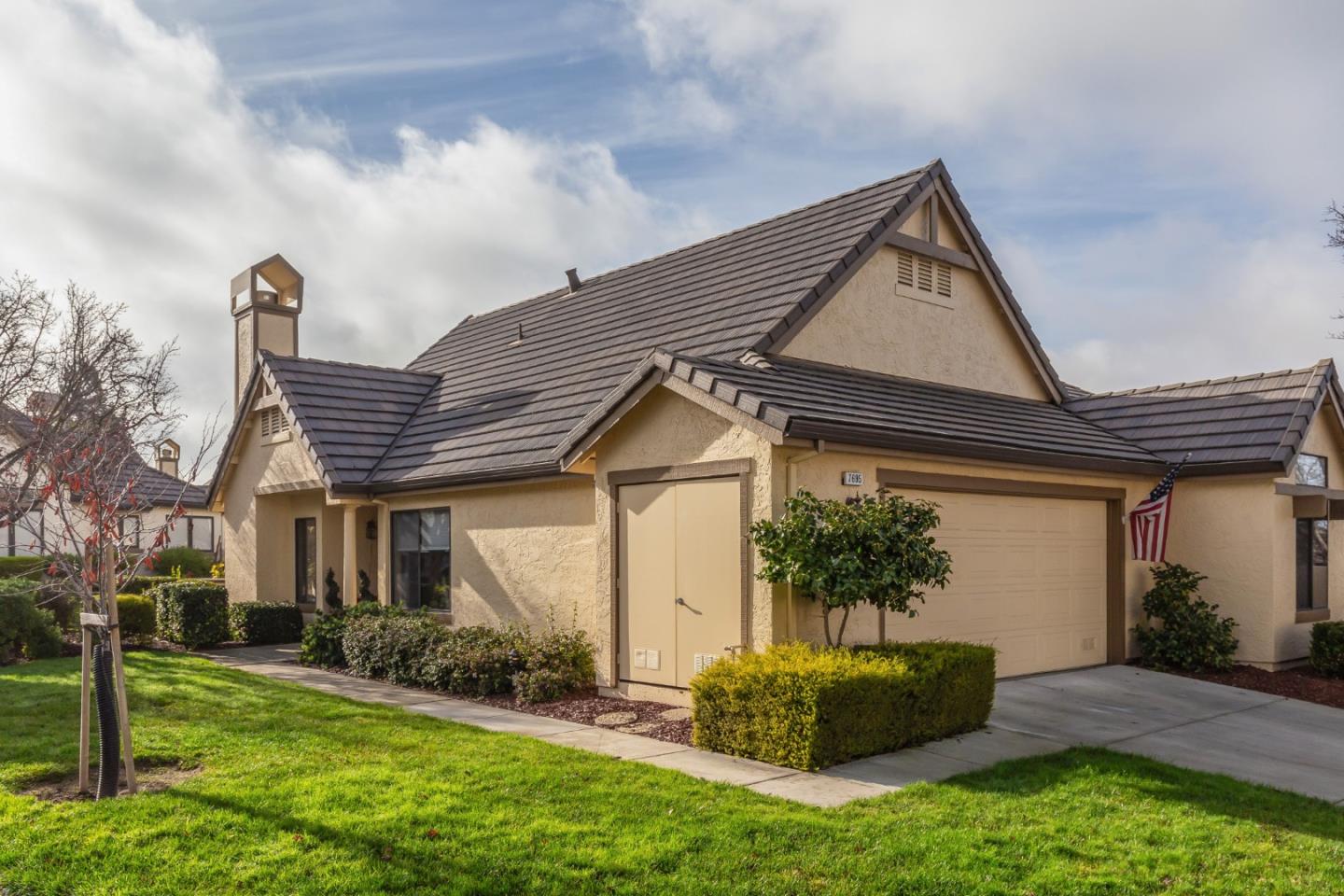 7695 Galloway Dr, San Jose, CA 95135 2 Beds 2 Baths (Sold