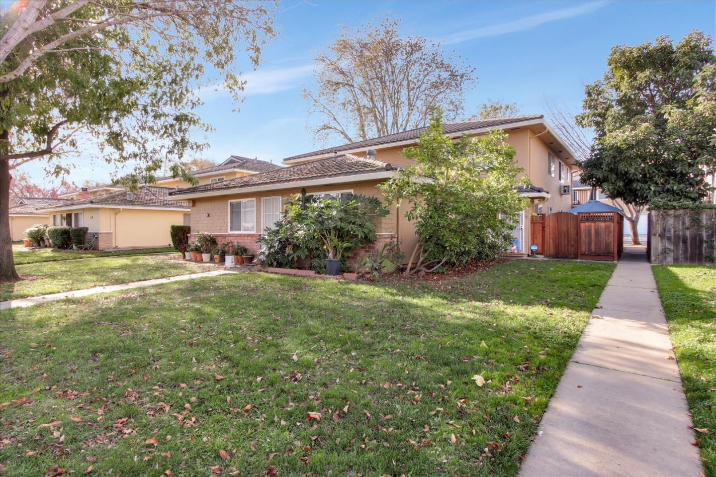 5703 Playa Del Rey 2, San Jose, CA 95123 2 Beds 1 Baths (Sold