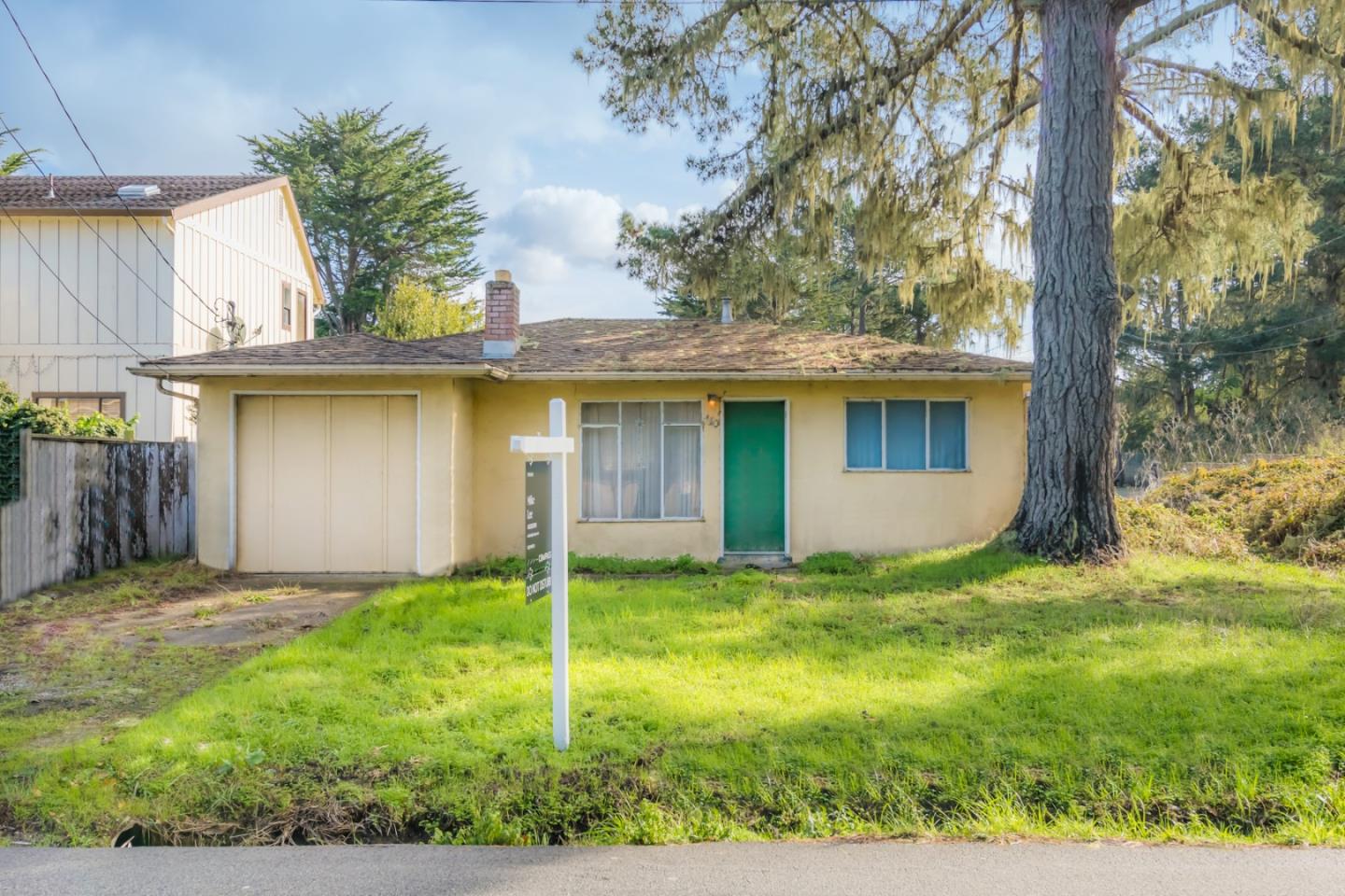 450 Cypress Ave, Moss Beach, CA 94038 2 Beds 1 Baths (Sold