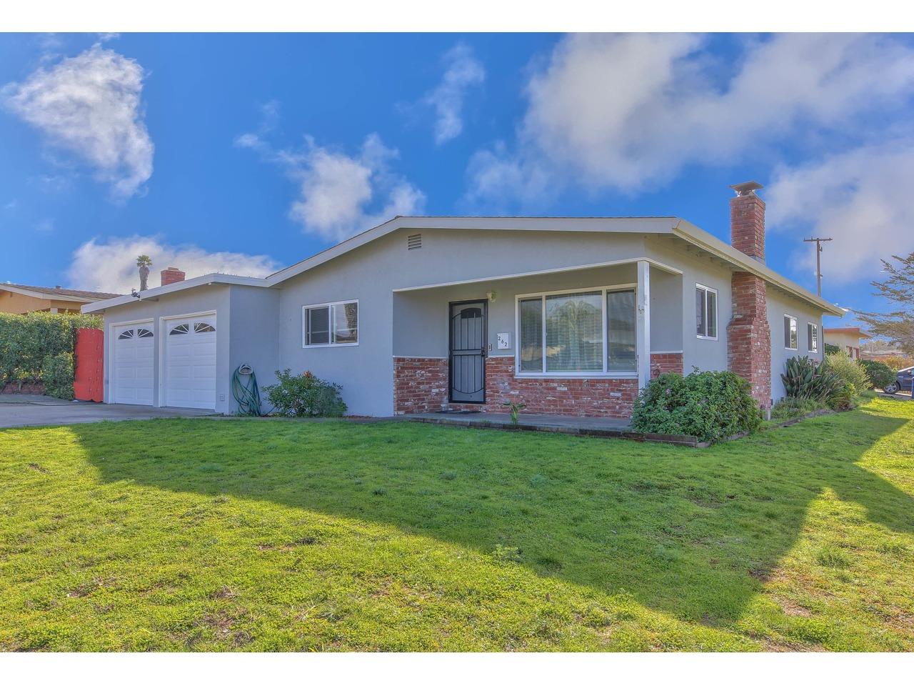 262 Hibbing Cir, Marina, CA 93933 3 Beds 2 Baths (Sold