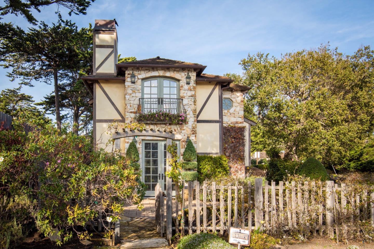 2579 14th AVE, Carmel, CA 93923 Sotheby's International Realty, Inc.