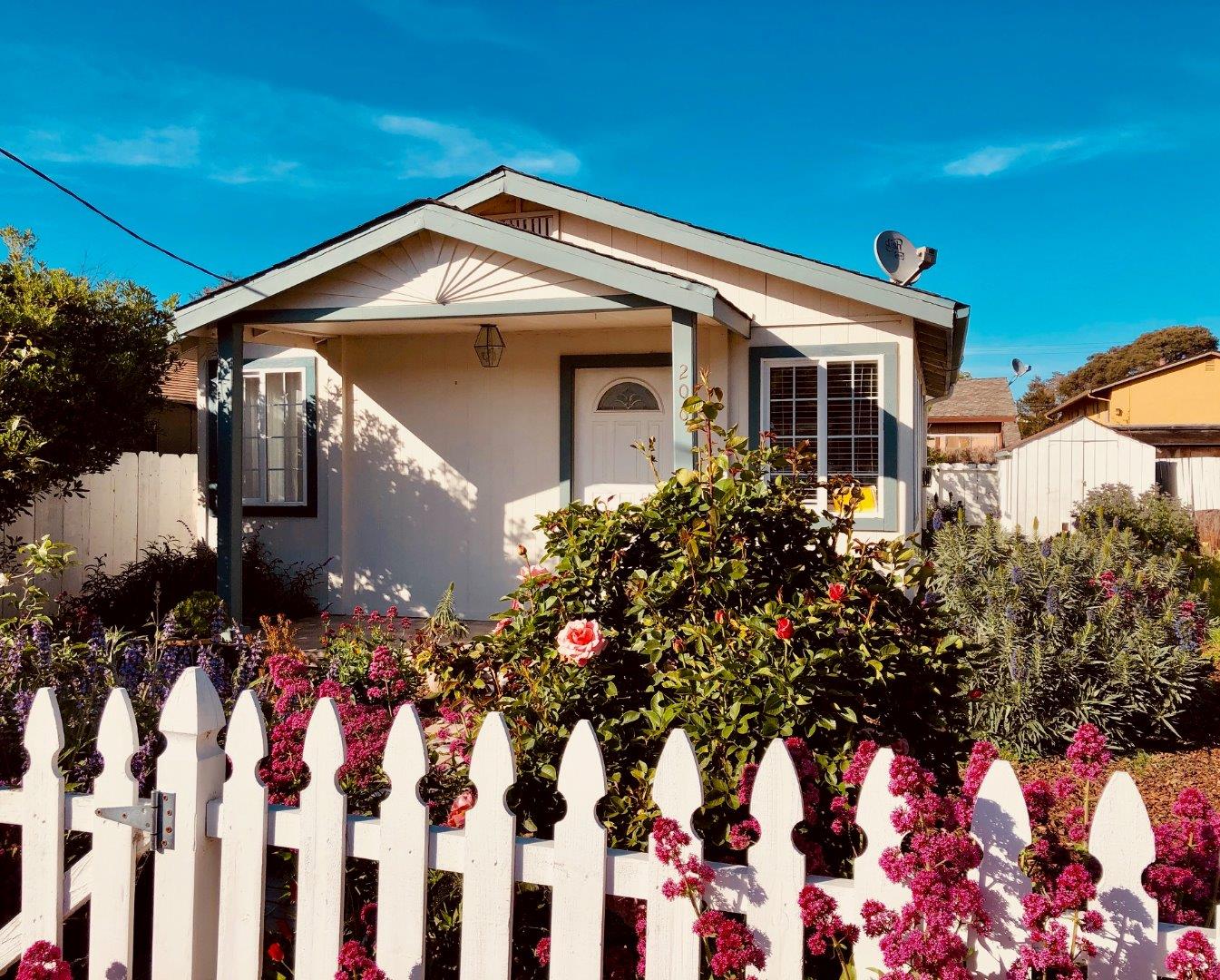 206 5th St, San Juan Bautista, CA 95045 2 Beds 1 Baths (Sold) ML81780414 MLSL