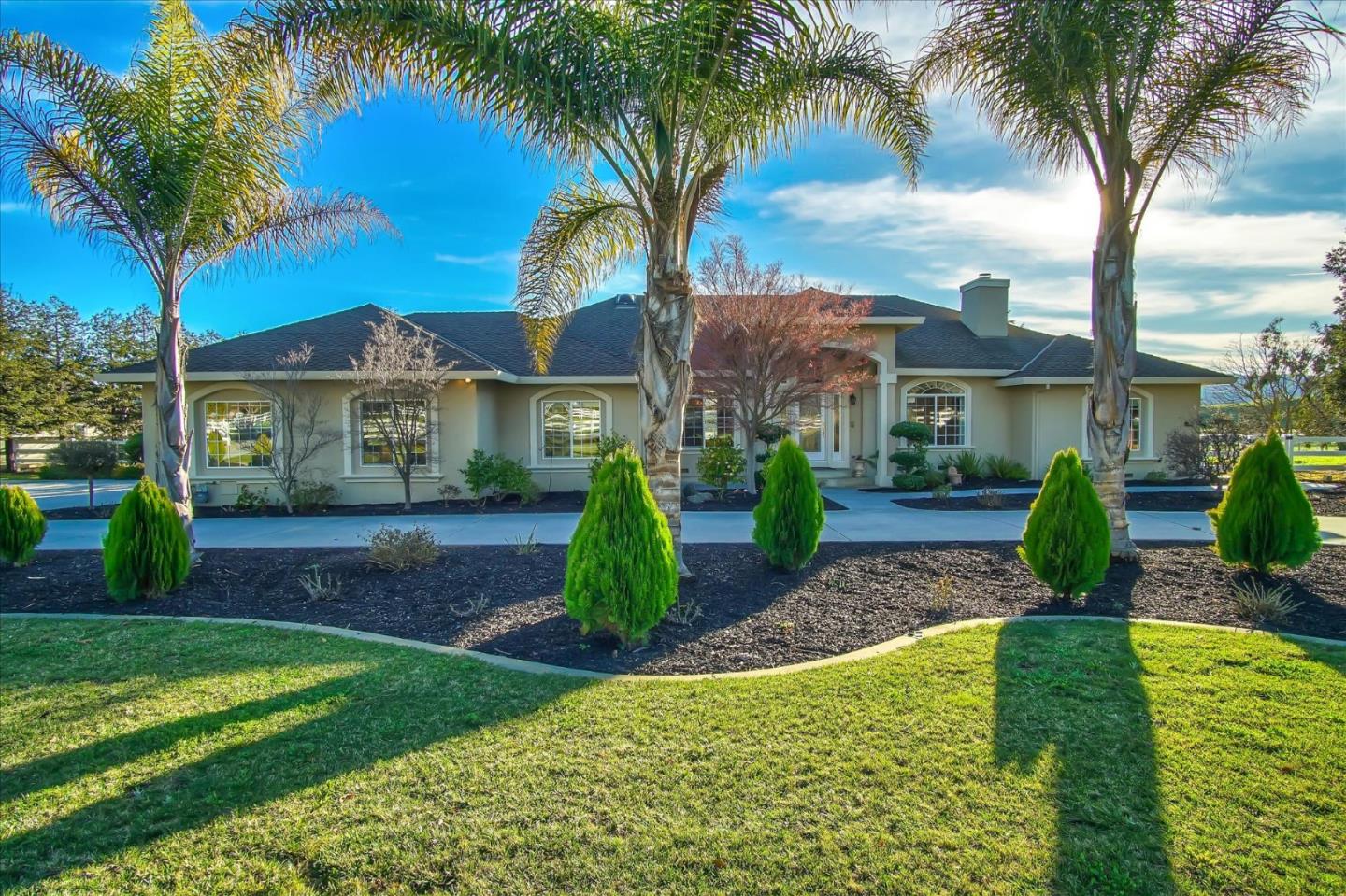 5624 Sundown Ln, Tres Pinos, CA 95075 4 Beds 2/1 Baths (Contingent