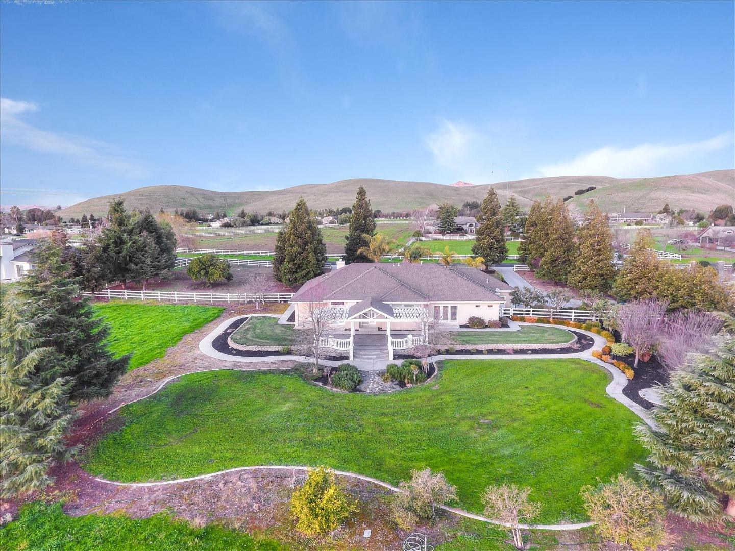 5624 Sundown Ln, Tres Pinos, CA 95075 4 Beds 2/1 Baths (Contingent