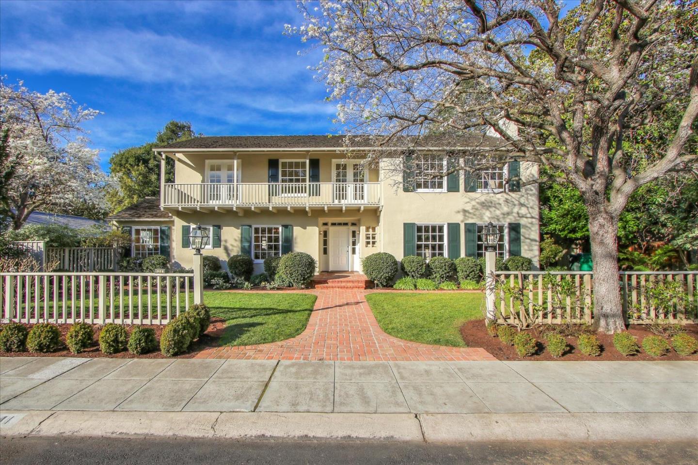 1241 Dana Ave, Palo Alto, CA 94301 4 Beds 3/1 Baths (Sold