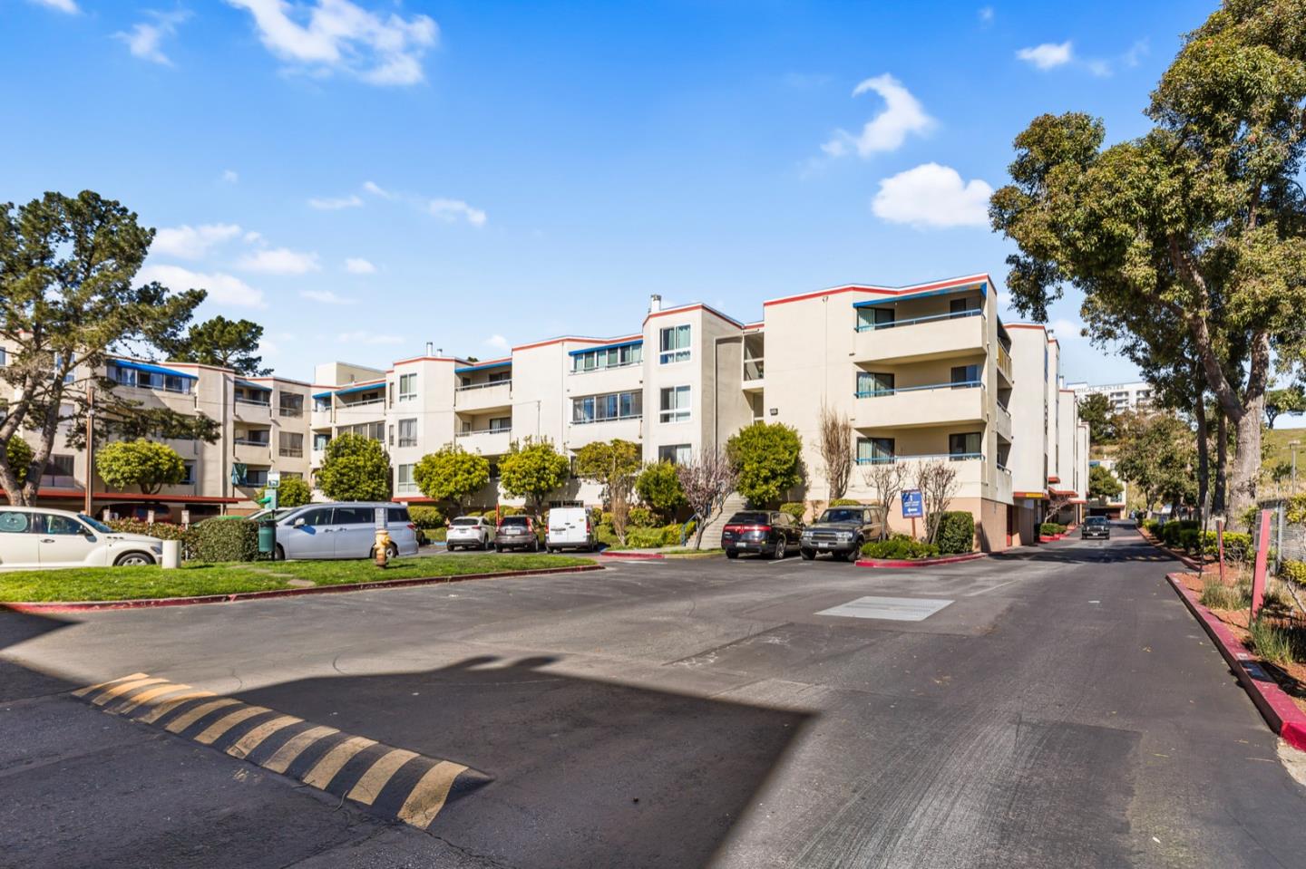 1551 Southgate Ave 333, Daly City, CA 94015 0 Beds 1 Baths (Sold) ML81782465 MLSL