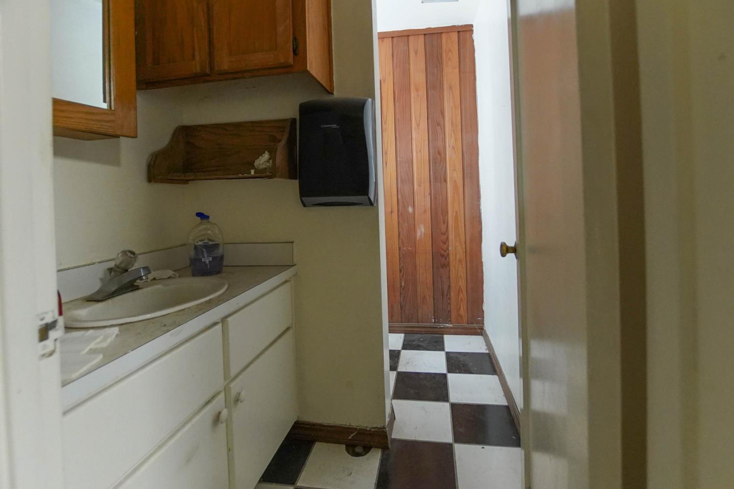 6380 Monterey Road, GILROY, California 95020, ,Comm Industrial For Sale,For Sale,Monterey Road,40963119