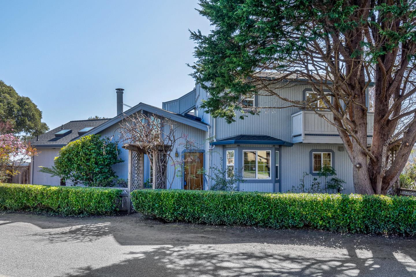 131 Seacliff Dr, Aptos, CA 95003 3 Beds 4 Baths (Sold) ML81782907