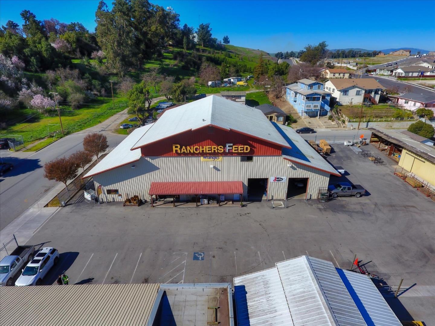 354 1st Street, HOLLISTER, California 95023, ,Comm Industrial For Sale,For Sale,1st Street,40963438