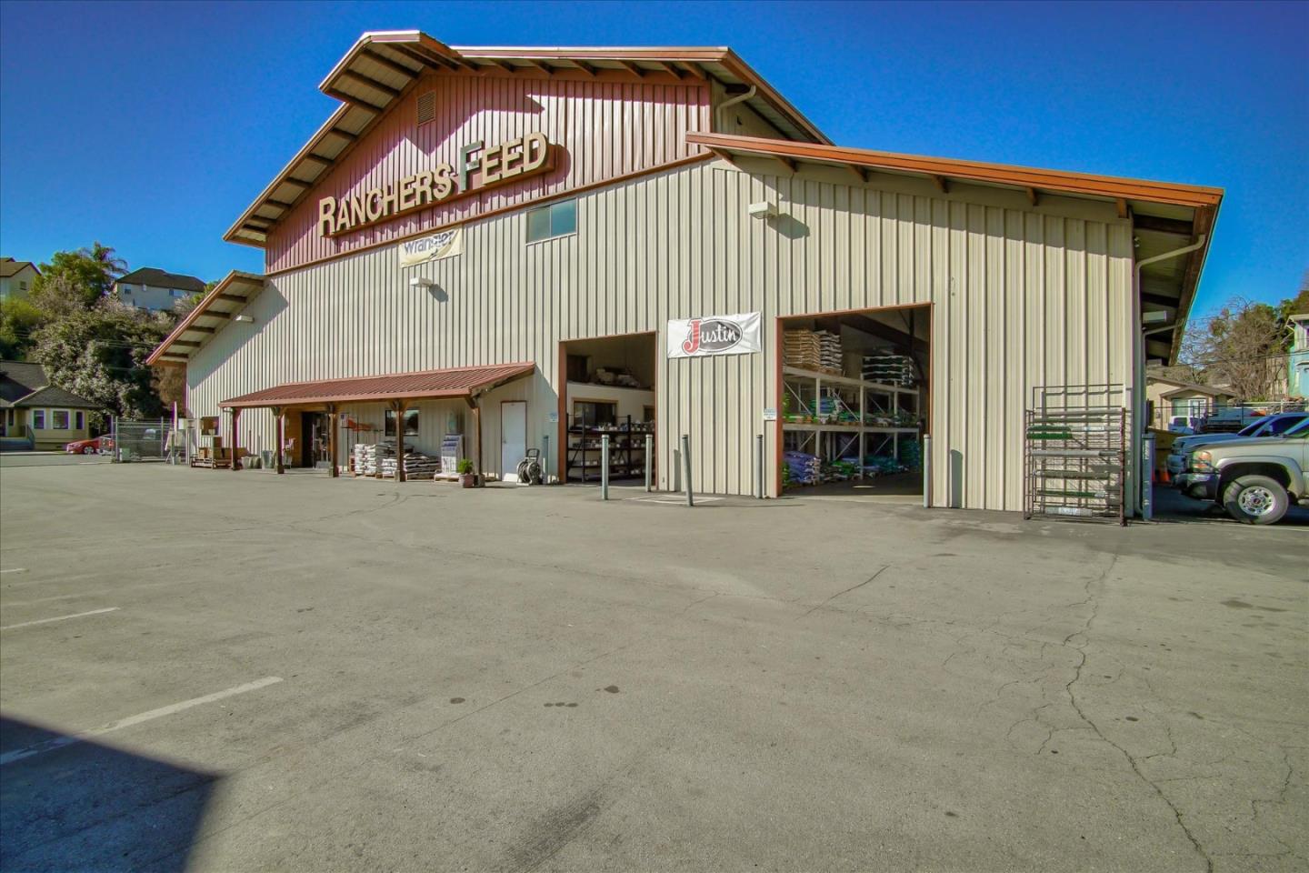 354 1st Street, HOLLISTER, California 95023, ,Comm Industrial For Sale,For Sale,1st Street,40963438