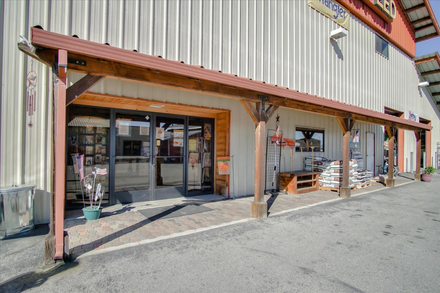 354 1st Street, HOLLISTER, California 95023, ,Comm Industrial For Sale,For Sale,1st Street,40963438