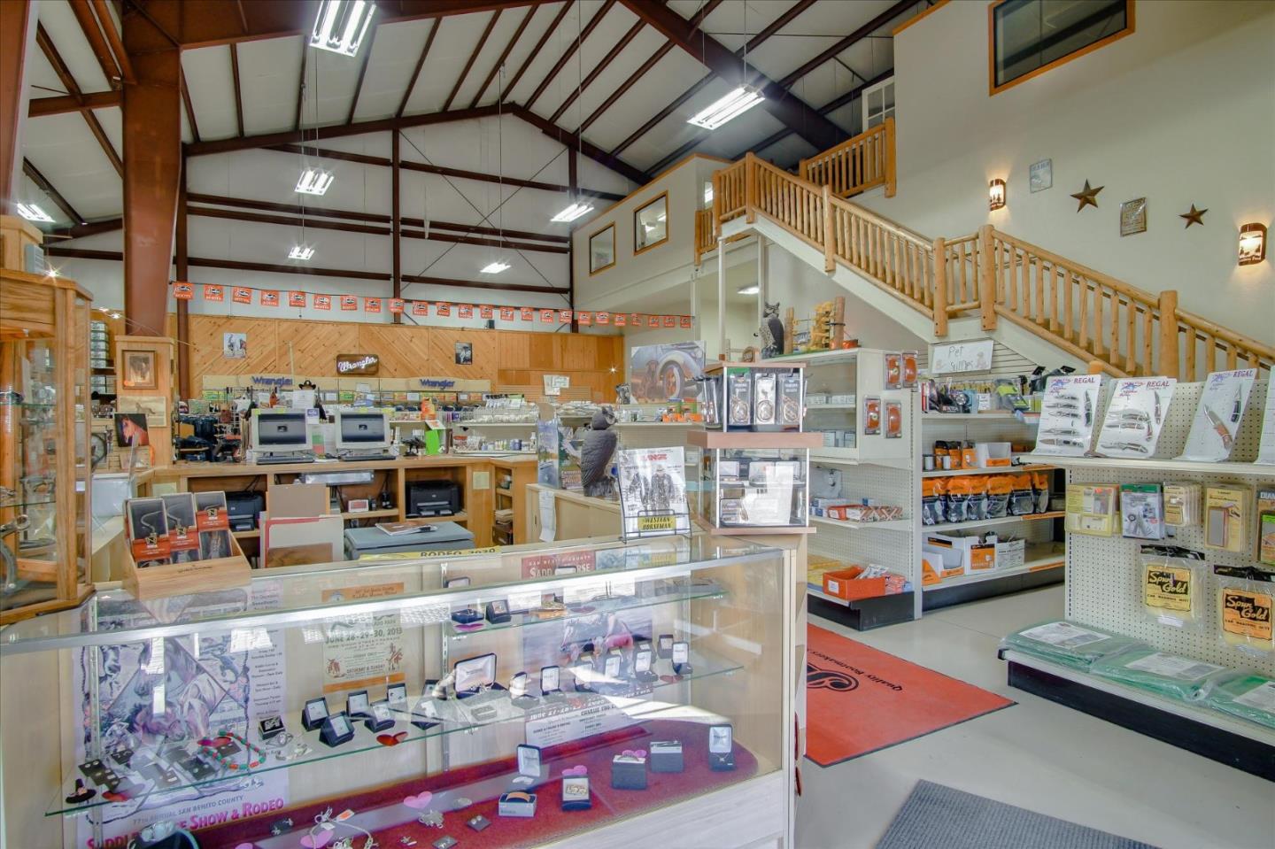 354 1st Street, HOLLISTER, California 95023, ,Comm Industrial For Sale,For Sale,1st Street,40963438