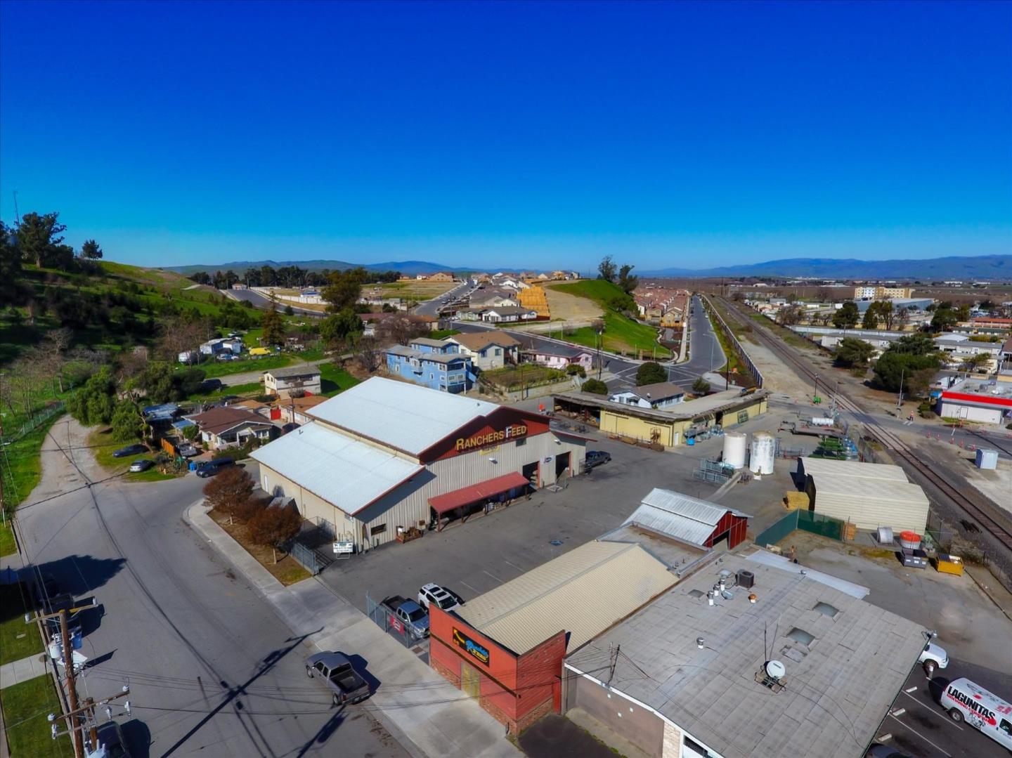 354 1st Street, HOLLISTER, California 95023, ,Comm Industrial For Sale,For Sale,1st Street,40963438