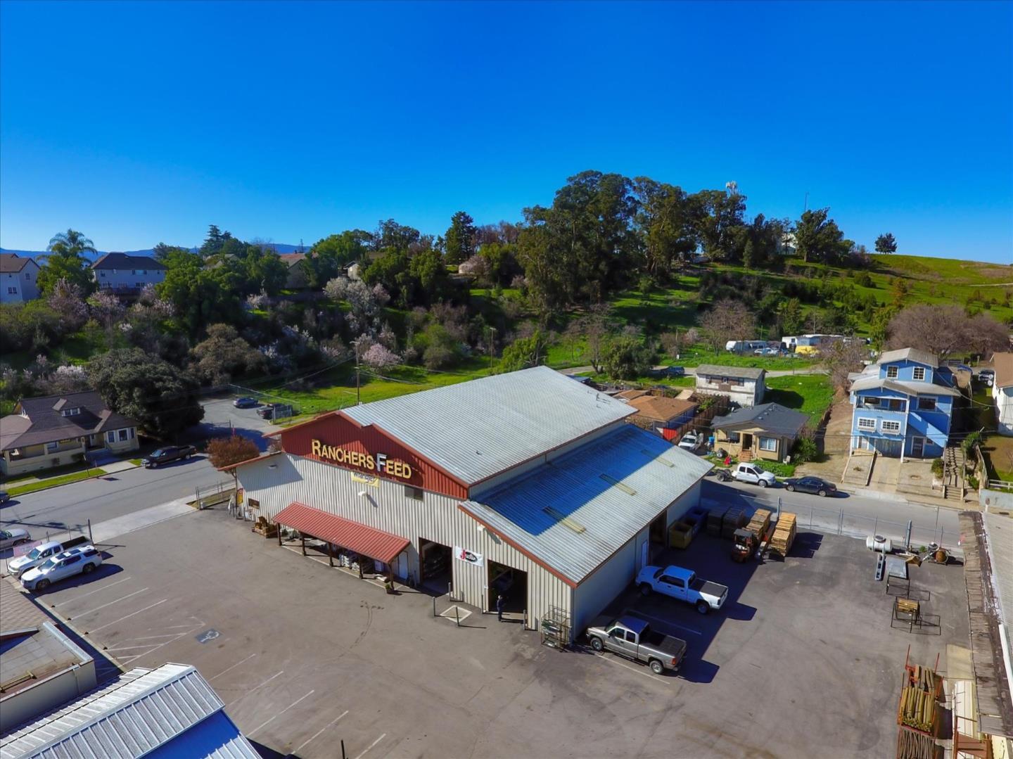 354 1st Street, HOLLISTER, California 95023, ,Comm Industrial For Sale,For Sale,1st Street,40963438