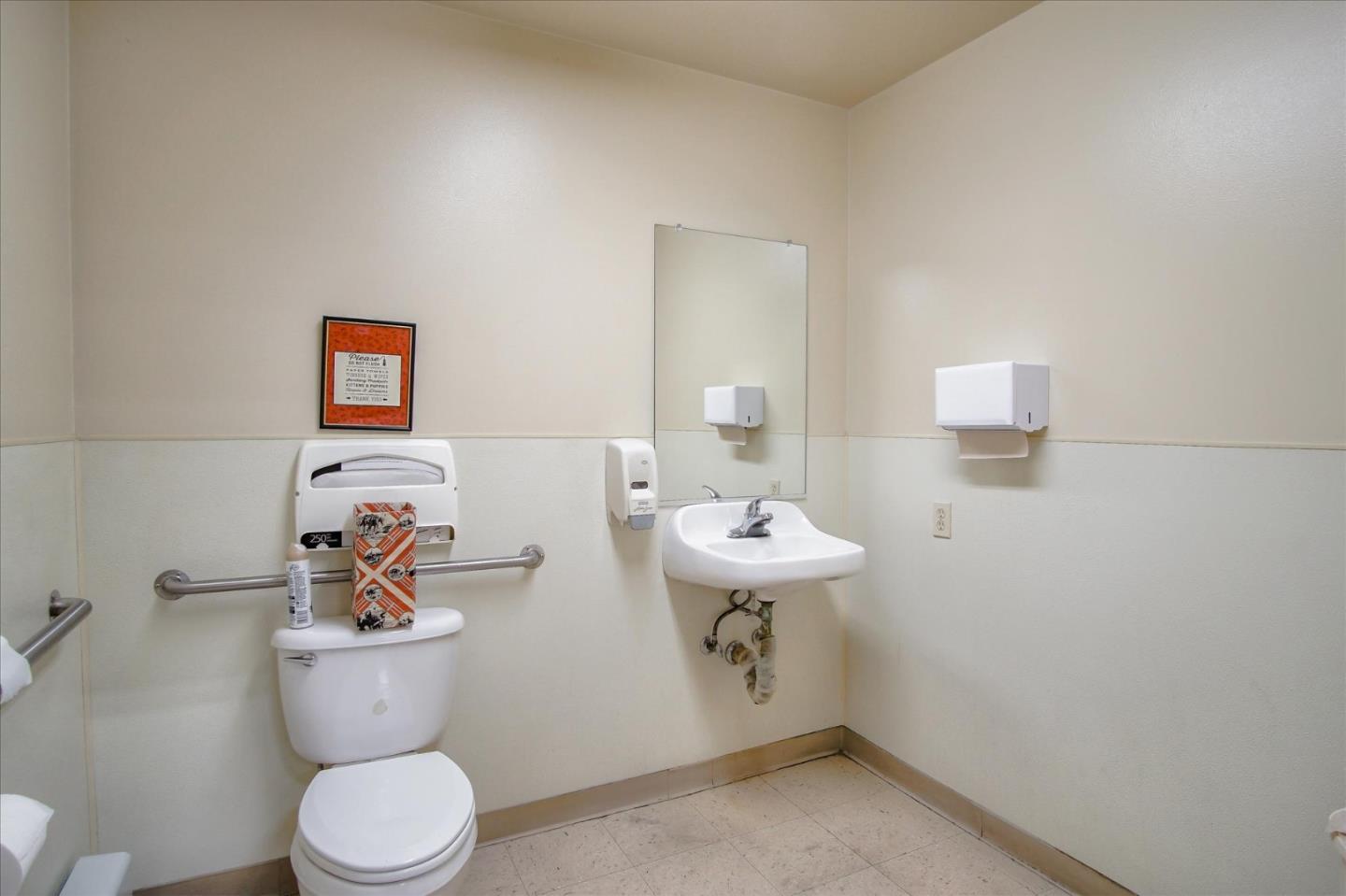 354 1st Street, HOLLISTER, California 95023, ,Comm Industrial For Sale,For Sale,1st Street,40963438