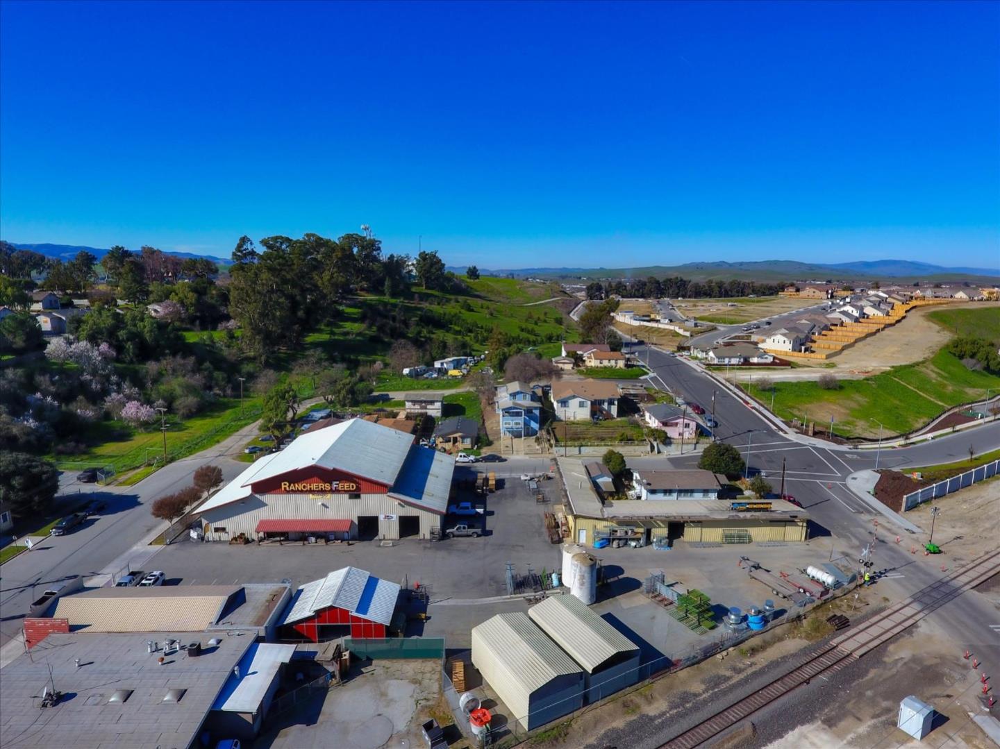 354 1st Street, HOLLISTER, California 95023, ,Comm Industrial For Sale,For Sale,1st Street,40963438