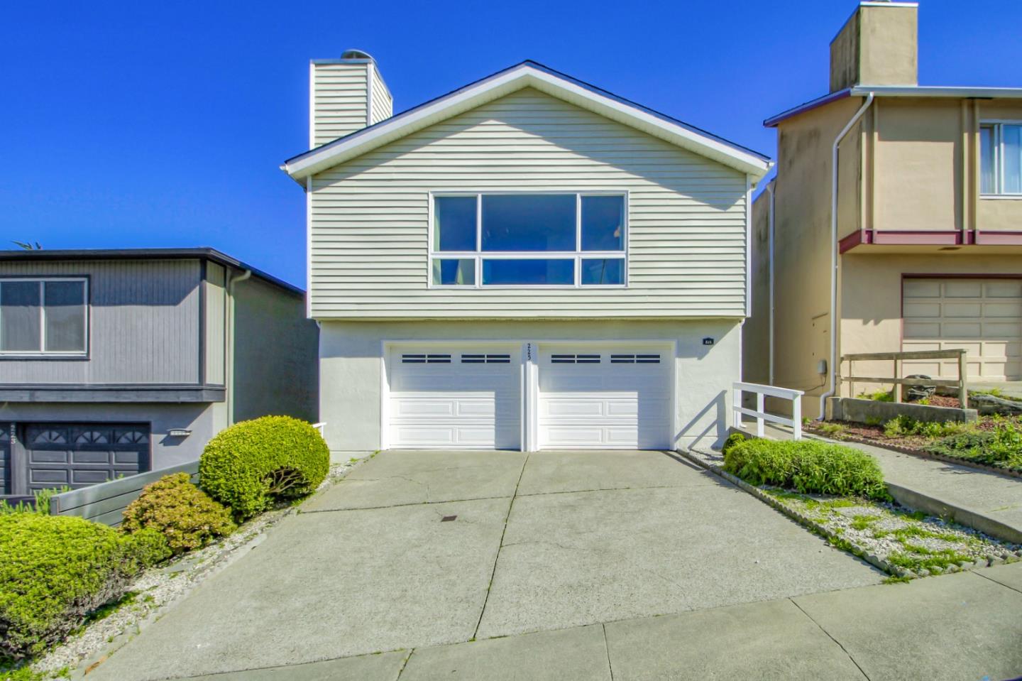 Detail Gallery Image 1 of 1 For 225 Morton Dr, Daly City,  CA 94015 - 3 Beds | 2 Baths