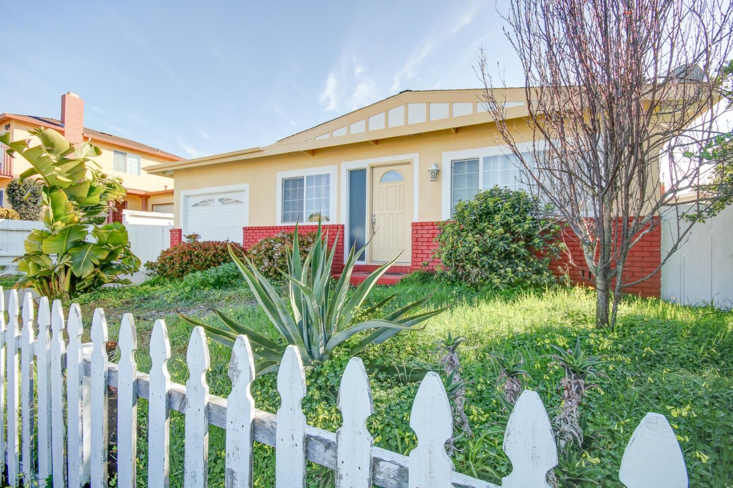 1676 Darwin St, Seaside, CA 93955 3 Beds 1/1 Baths (Sold) ML81783517 MLSL