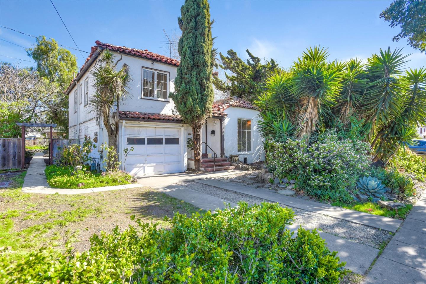 1124 5th Ave, Redwood City, CA 94063 3 Beds 1/1 Baths (Sold