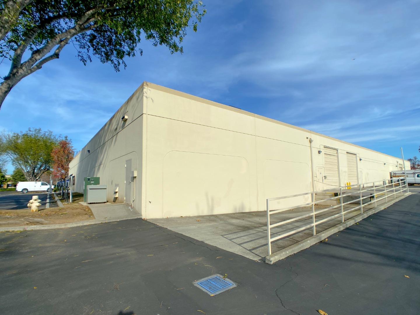 550-576 Sycamore Drive, MILPITAS, California 95035, ,Comm Industrial For Lease,For Rent,Sycamore Drive,40965416