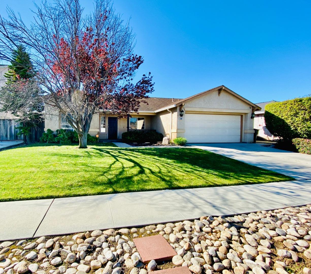 382 Zinfandel Way, Salinas, CA 93906 3 Beds 2 Baths (Sold) ML81784944 MLSL