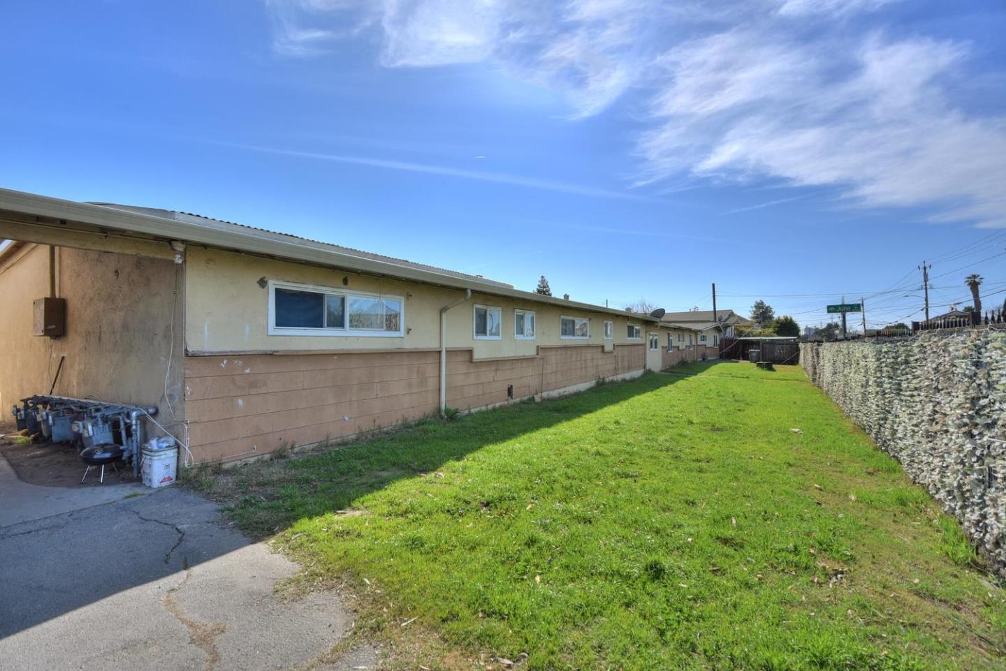 548 105th Avenue, OAKLAND, California 94603, ,Comm Ri Multi-units 5+,For Sale,105th Avenue,ML81786442