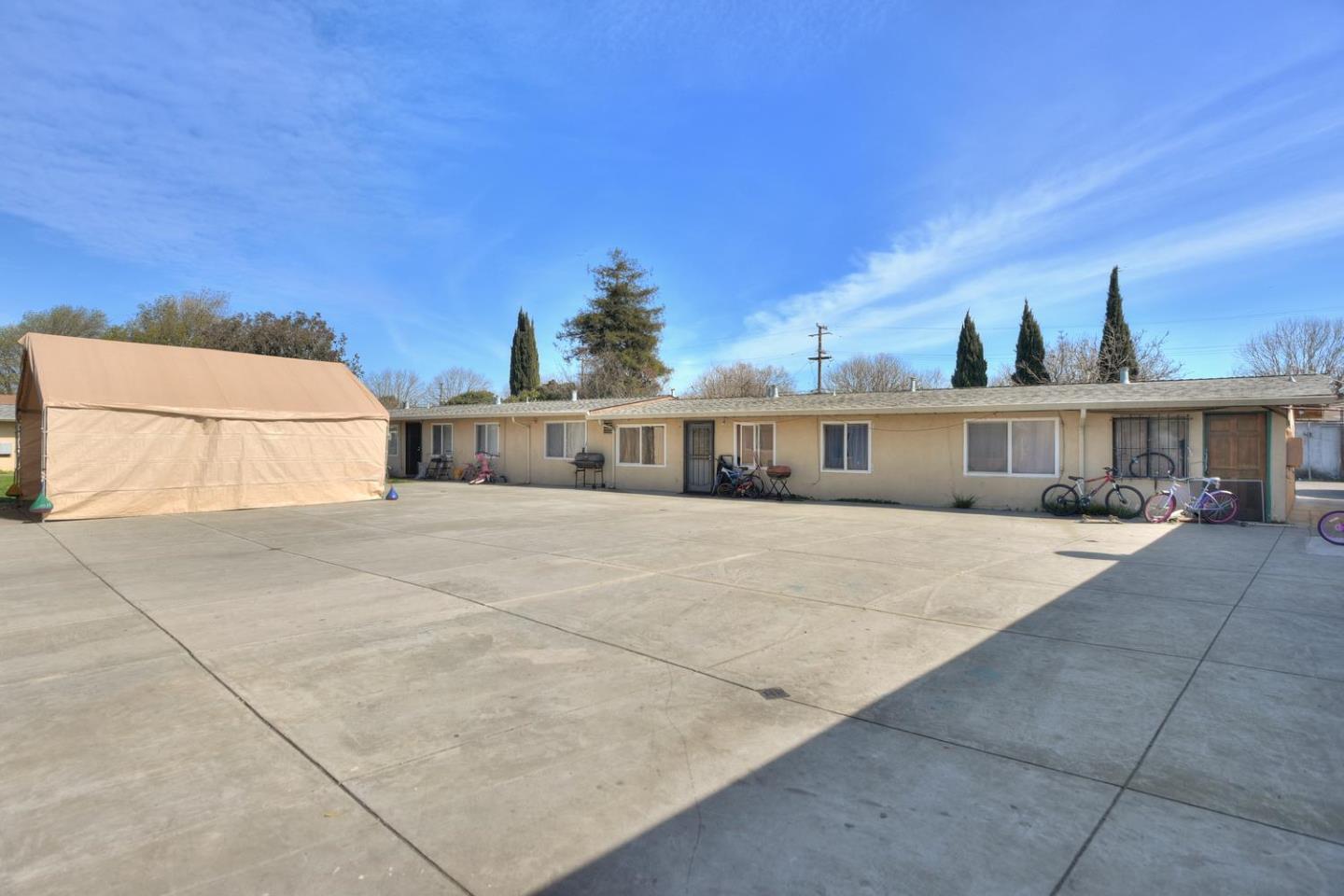 548 105th Avenue, OAKLAND, California 94603, ,Comm Ri Multi-units 5+,For Sale,105th Avenue,ML81786442