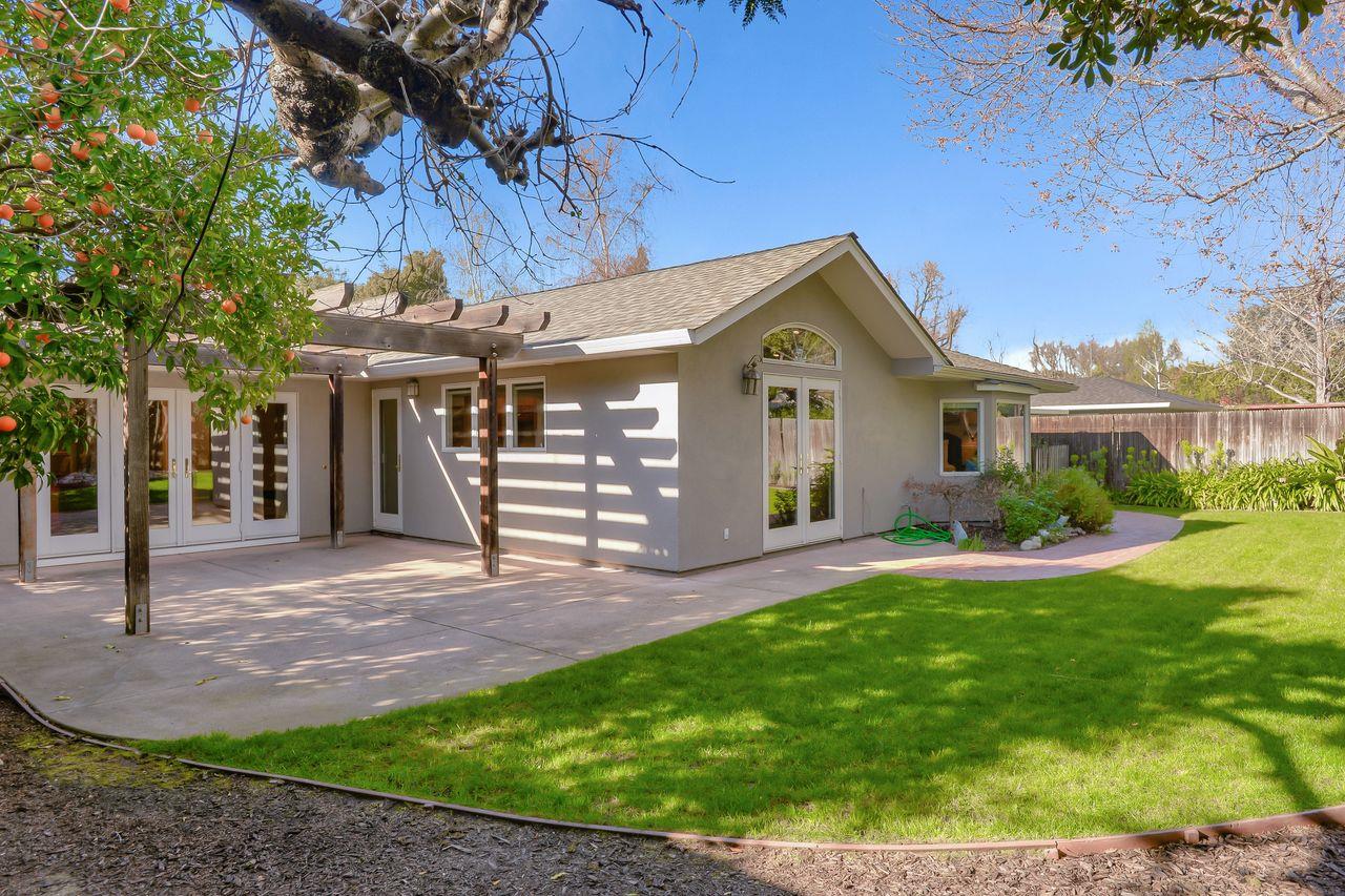 40 Willow RD, Menlo Park, CA 94025 Sotheby's International Realty, Inc.